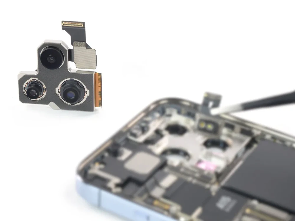 Замена задней камеры iPhone 13 Pro