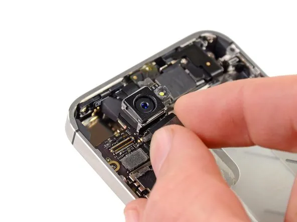 Замена задней камеры iPhone 4 | 4S