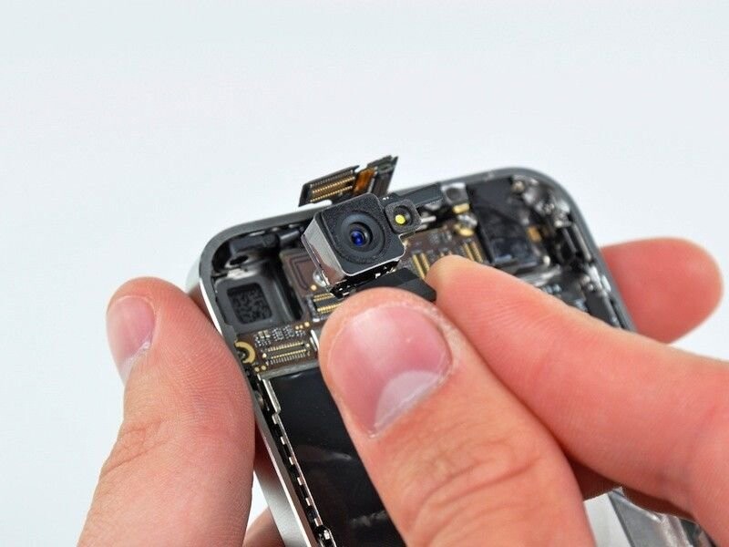 Замена задней камеры iPhone 5