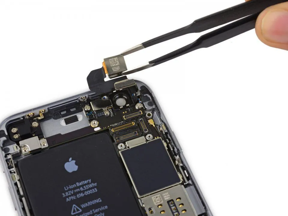 Замена задней камеры iPhone 6s