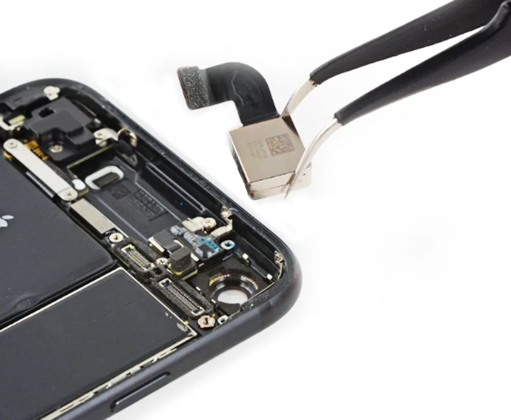 Замена задней камеры iPhone 7