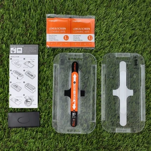 Захисне скло з аплікатором Spigen Glas.tR EZ Fit 2-Pack для iPhone 16 Pro - Фото 10