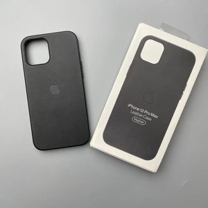 Кожаный чехол iLoungeMax Genuine Leather Case MagSafe Black для iPhone 12 Pro Max ОЕМ - Фото 3