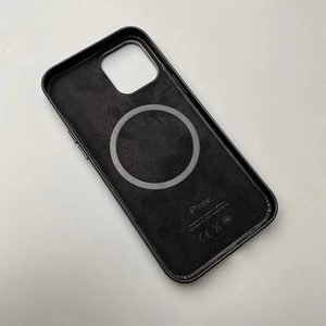 Кожаный чехол iLoungeMax Genuine Leather Case MagSafe Black для iPhone 12 Pro Max ОЕМ - Фото 5