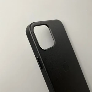 Кожаный чехол iLoungeMax Genuine Leather Case MagSafe Black для iPhone 12 Pro Max ОЕМ - Фото 8