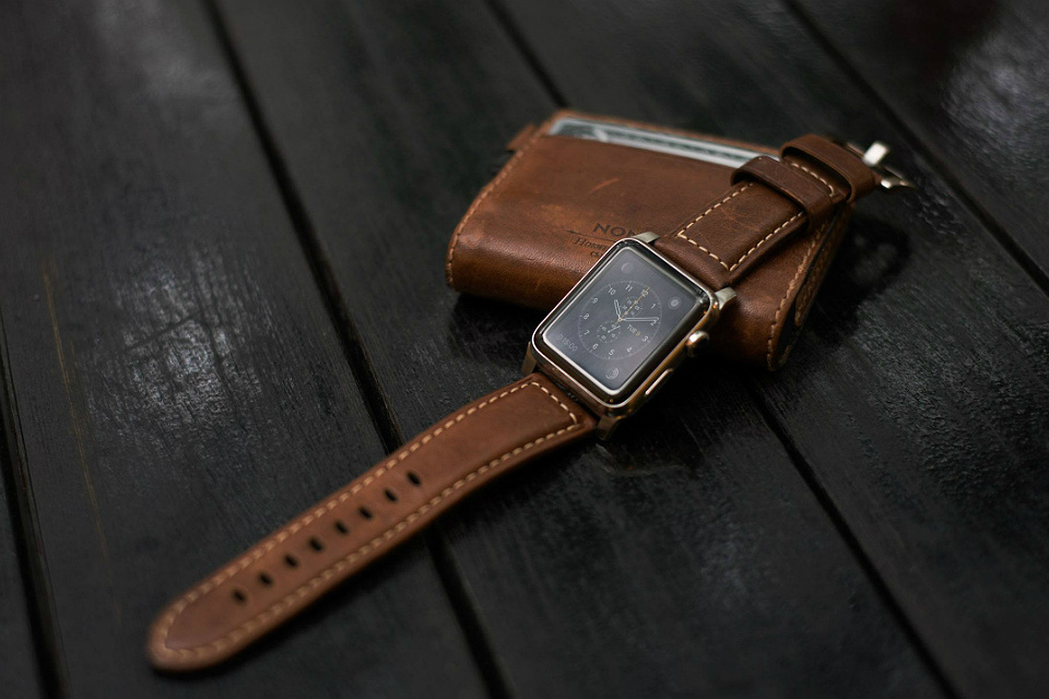 Кожаный черный ремешок Nomad Traditional Leather Black Hardware Black для Apple Watch 42mm/44mm Series SE/6/5/4/3/2/1