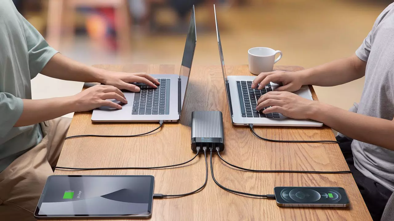 Повербанк Hyperjuice 245W USB-C Battery Pack для MacBook iPad | iPhone