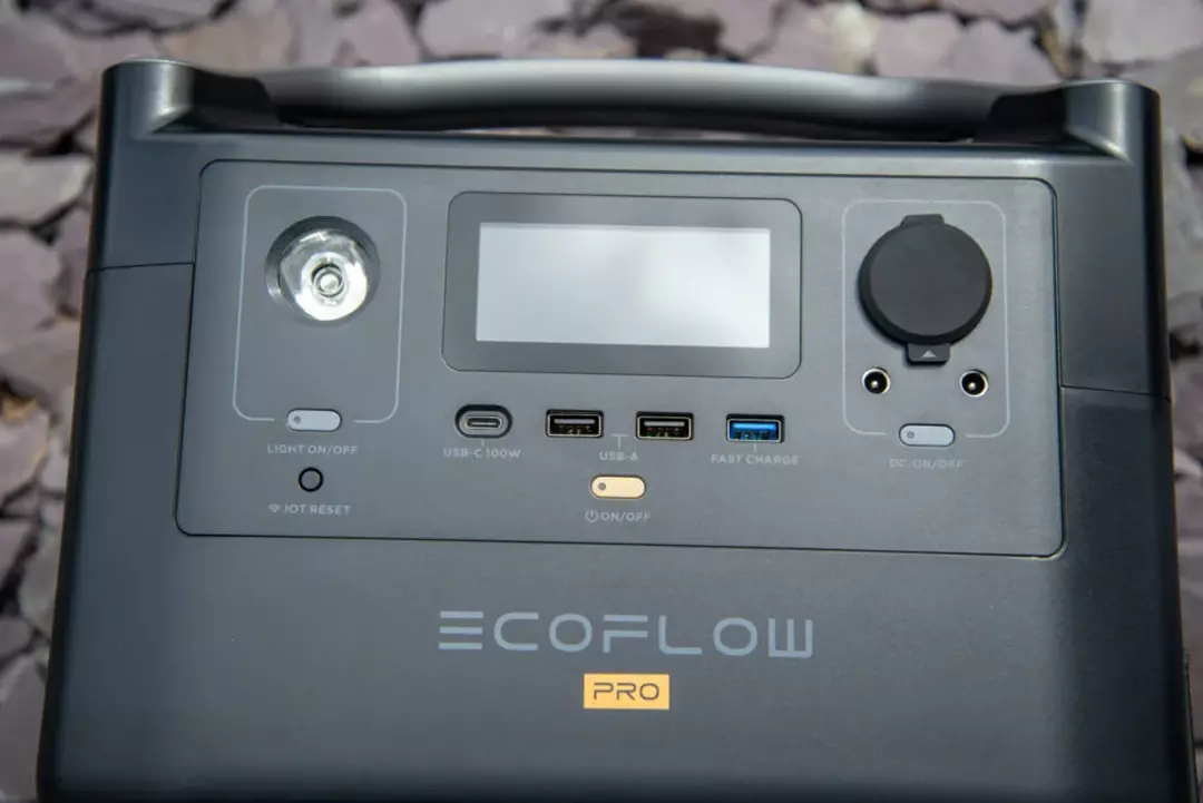Зарядная станция EcoFlow River Max Pro Black 600W универсальній