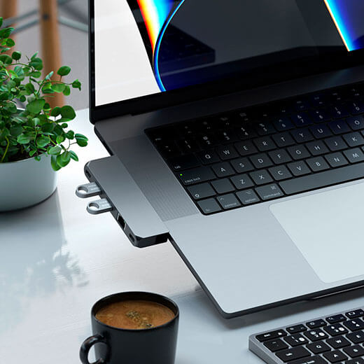 Новый хаб USB-C Satechi Pro Hub Mini Silver для MacBook Pro (2021)