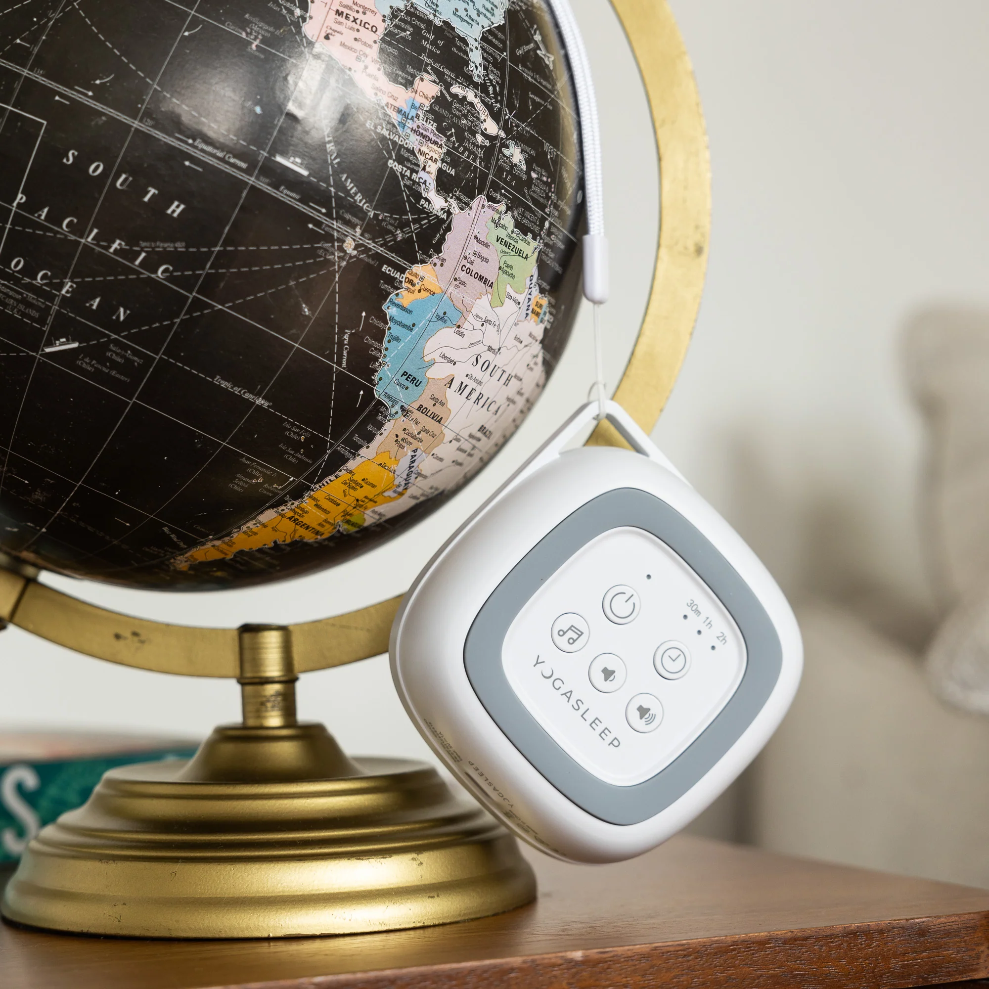 Генератор белого шума Yogasleep Travelcube White Noise Machine с таймером сна