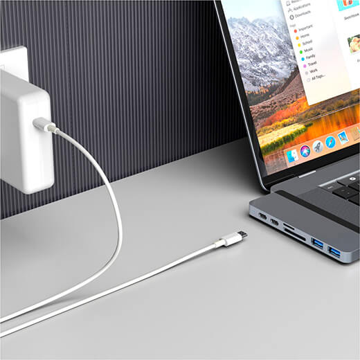 alyuminievyj-kontsentrator-hyperdrive-thunderbolt-3-usb-c-hub-silver-macbook-pro-kupit00002