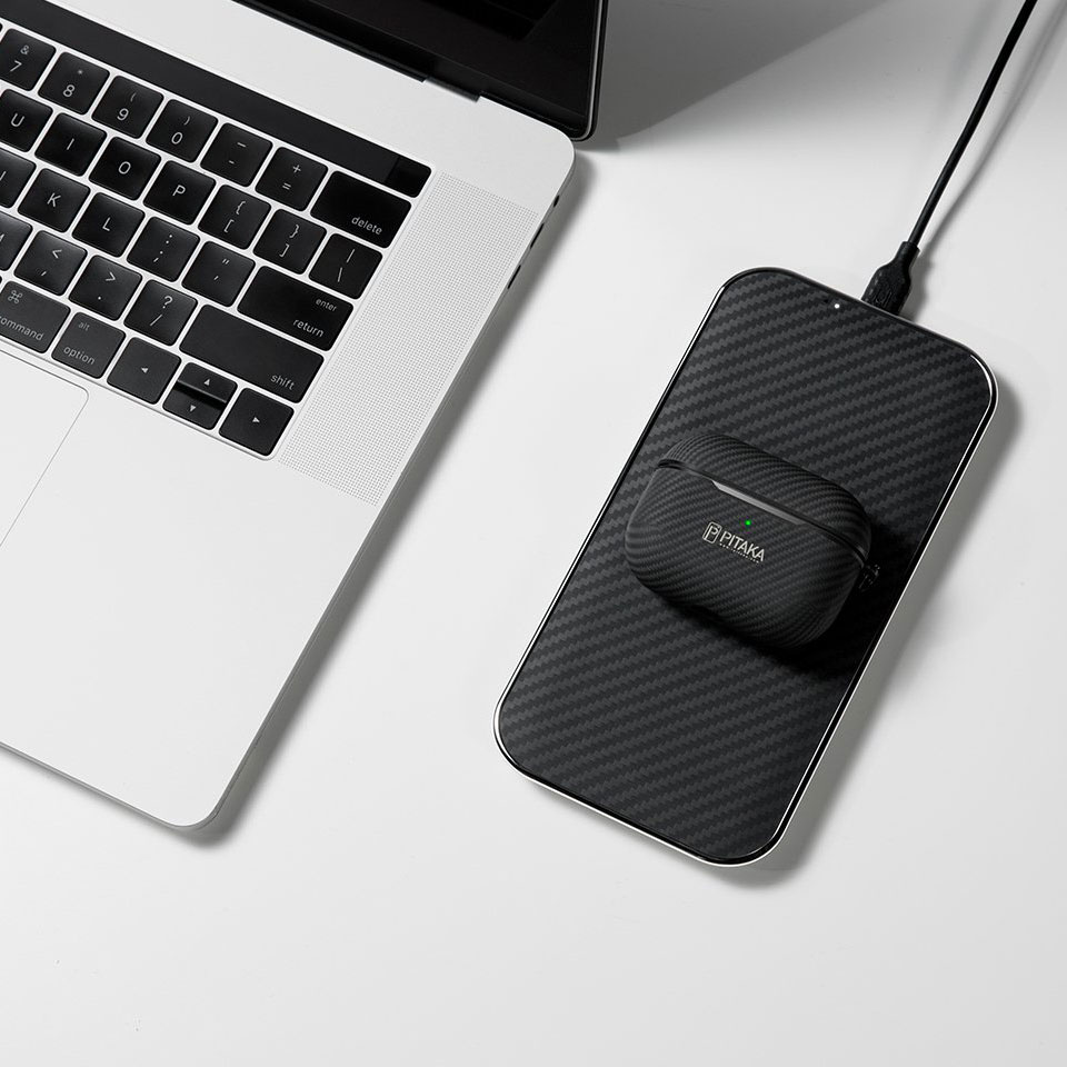Чорний чохол з карабіном для Apple AirPods Pro Pitaka Air Pal Mini 