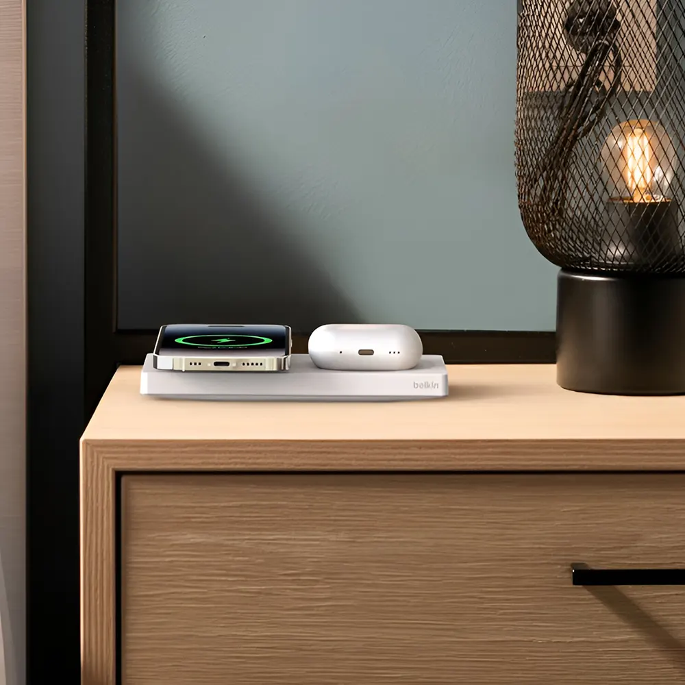 Беспроводная зарядная панель с поддержкой Magsafe для iPhone и AirPods, 15/5 Вт | Belkin 2-in-1 BoostCharge Pro Black