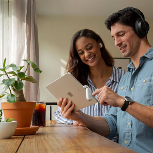 Bluetooth-адаптер Twelve South AirFly Duo для бездротових навушників