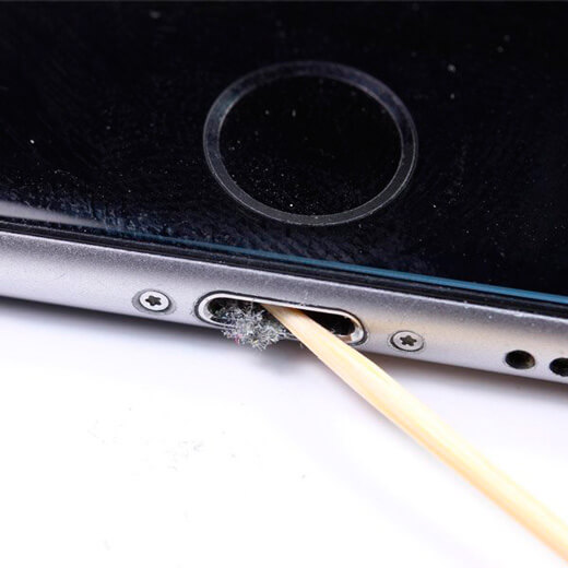 Чистка от пыли и грязи iPhone 6