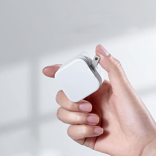 Швидке мережевий зарядний пристрій ESR 20W USB-C mini PD Charger (EU)