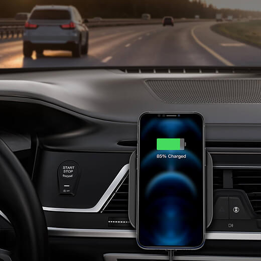Магнітне автомобільний зарядний пристрій ESR Magnetic Wireless Car Charger HaloLock MagSafe для iPhone 12