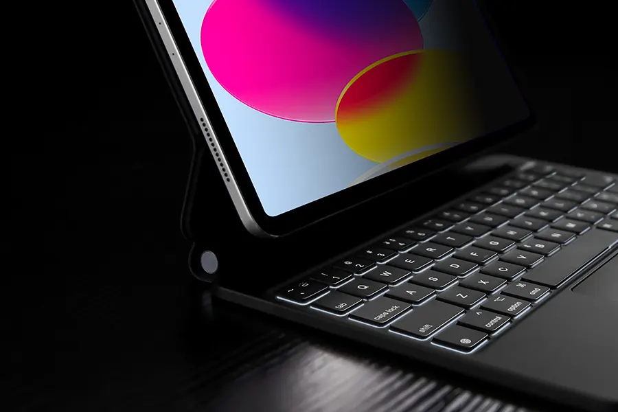 Новий чохол-клавіатура ESR Rebound Magnetic Keyboard Case для iPad 10 10.9" (2022)