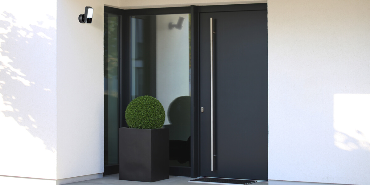 Купить в Киеве, Украине камеру видеонаблюдения Eve Outdoor Cаm Apple HomeKit Black