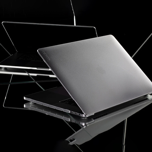 Черный пластиковый чехол Incase Hardshell Dots Case для MacBook Pro 13" (2020)