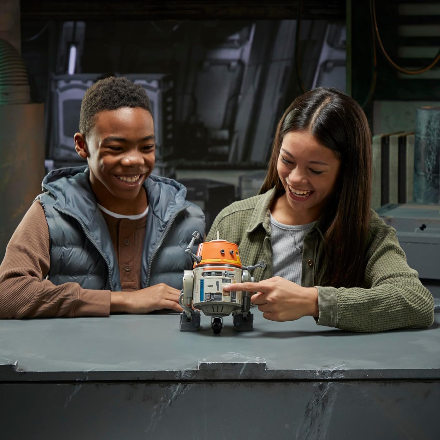 Інтерактивна іграшка Hasbro Star Wars Chatter Back Chopper з 40+ звукових та рухових комбінацій
