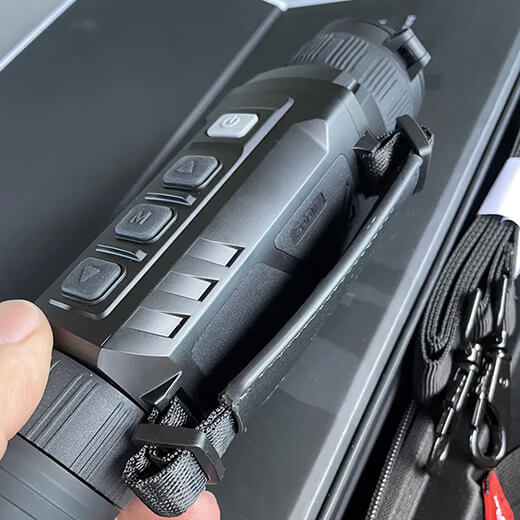 Тепловизор iRay Zoom ZH38 удобное кправление