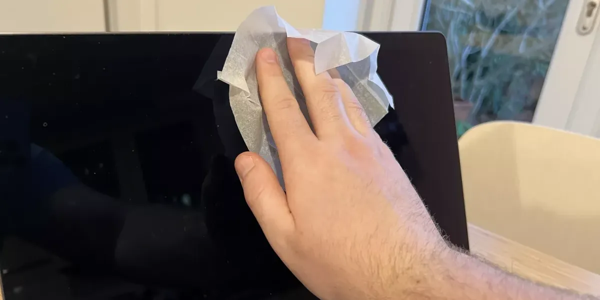 Как почистить дисплей MacBook