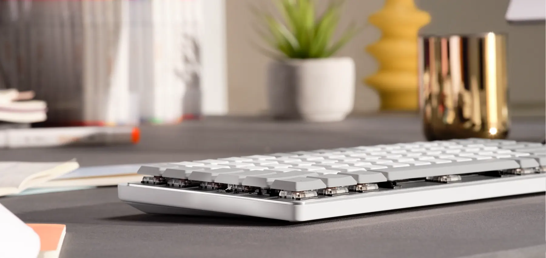 Беспроводная клавиатура с подсветкой Logitech MX Keys Mini Pale Grey для Mac | iPad | iOS цена