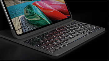 Чехол-клавиатура Logitech Slim Folio Pro для iPad Pro 11" (2020/2018)