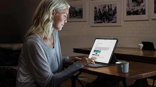 Чехол-клавиатура Logitech Slim Folio Pro для iPad Pro 11" (2020/2018)