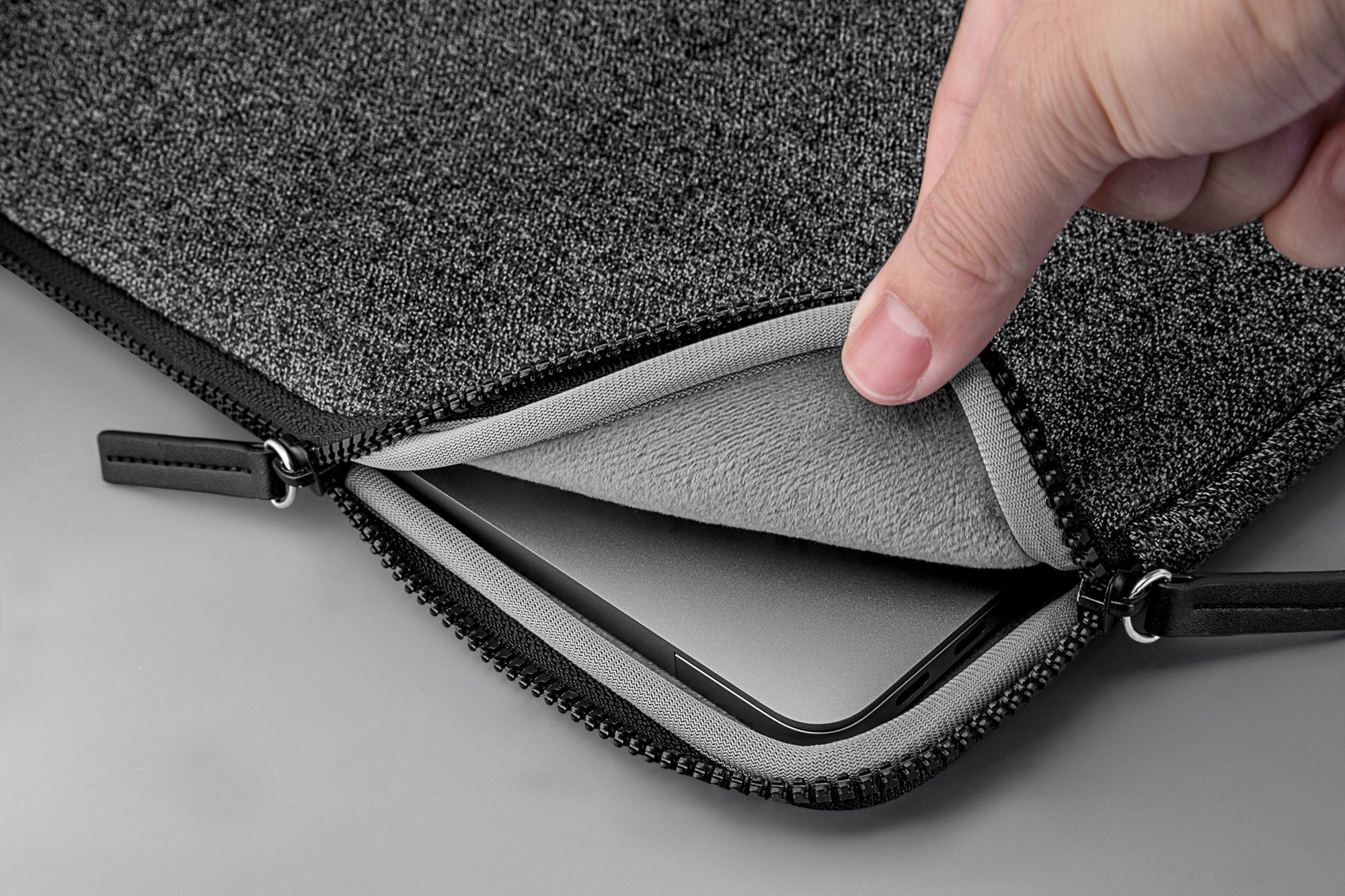 Чехол-папка для MacBook Pro 16"/ Pro15" Laut Inflight Sleeve