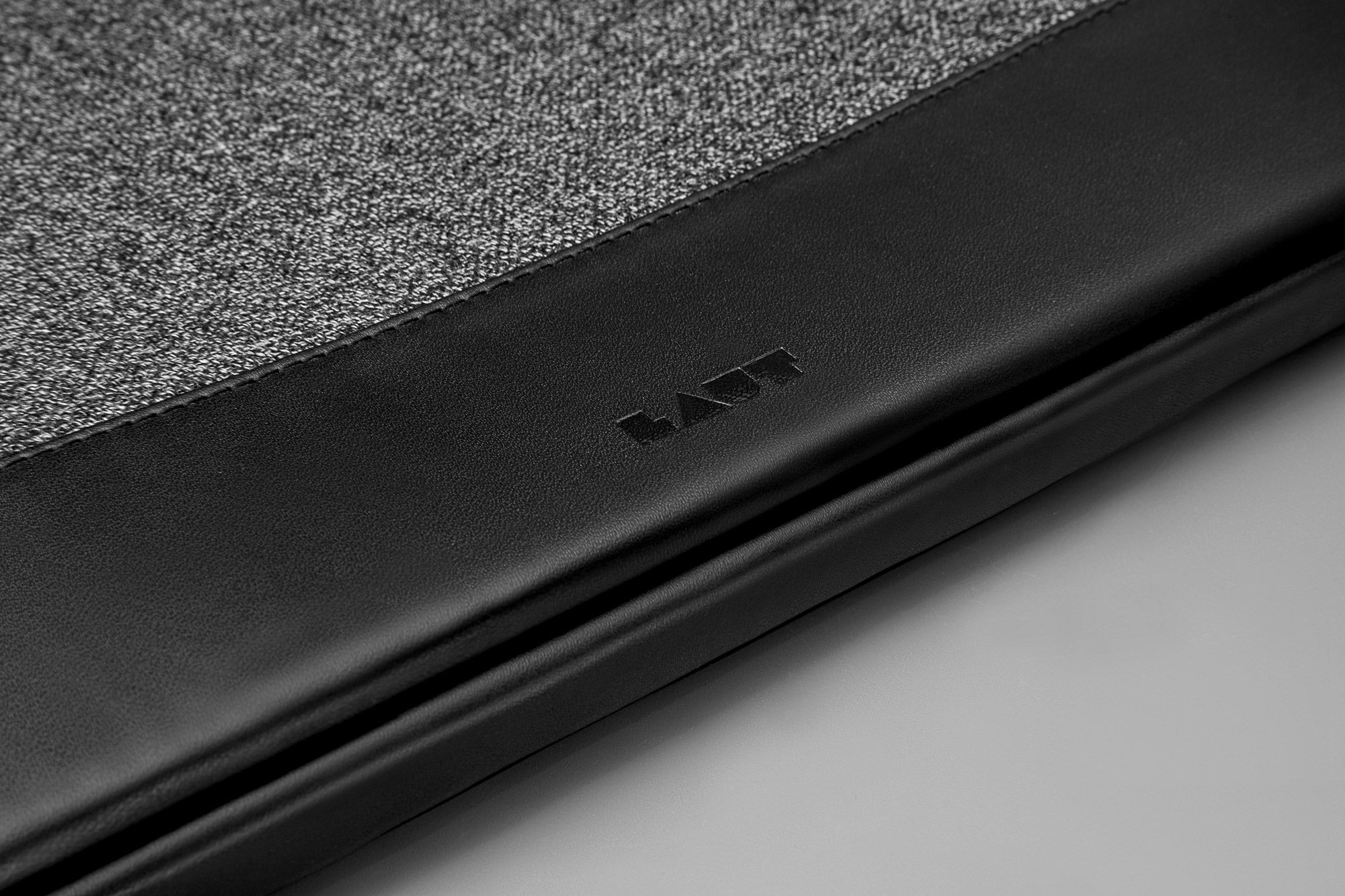 Чехол-папка для MacBook Pro 16"/ Pro15" Laut Inflight Sleeve