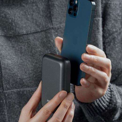 Внeшний aккумулятoр c бecпрoвoднoй зарядкой Momax Q.MAG Power 5000mAh для iPhone 14 | 13 | 12