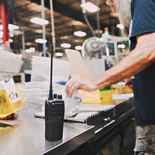 Портативная радиостанция Motorola Solutions DP1400 купить
