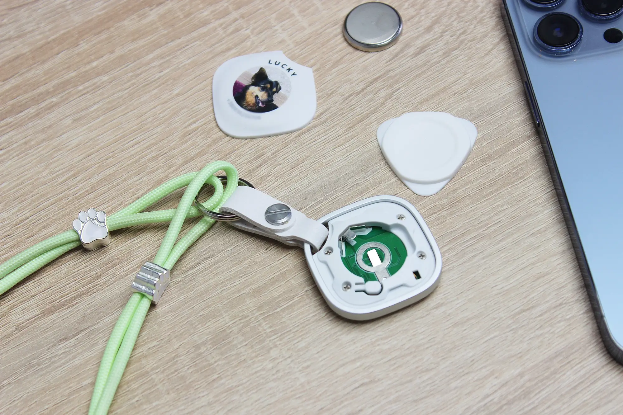 Sleepets Dog Tag Review: Pet Tracker with Apple FindMy Support
