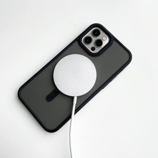 Совместимость с MagSafe-аксессуарами чехла oneLounge 1Mag Pro MagSafe для iPhone 13 Pro