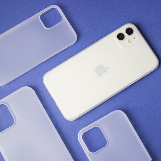 Функциональный дизайн супертонкого чехла oneLounge 1Thin 0.35mm White для iPhone 11
