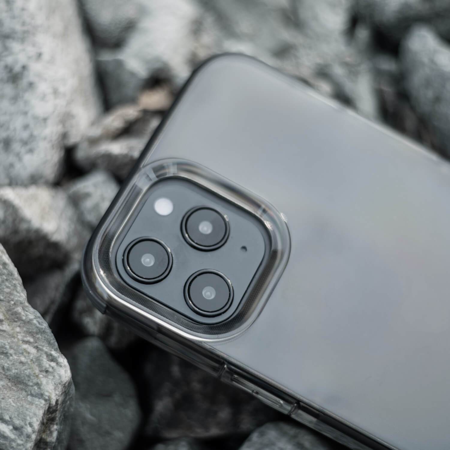 Протиударний чохол Raptic Defense Clear для iPhone 12