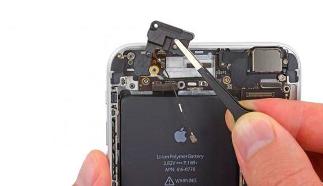 Замена разбитого стекла iPhone 5
