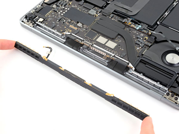 Ремонт MacBook Pro 13" M2 (2022) A2338 в Україні та Києві