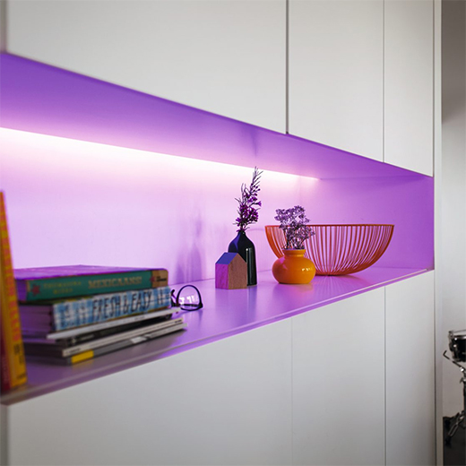 Светодиодная лента Hue Ambiance Lightstrip Plus V4 2м HomeKit (базовый комплект)