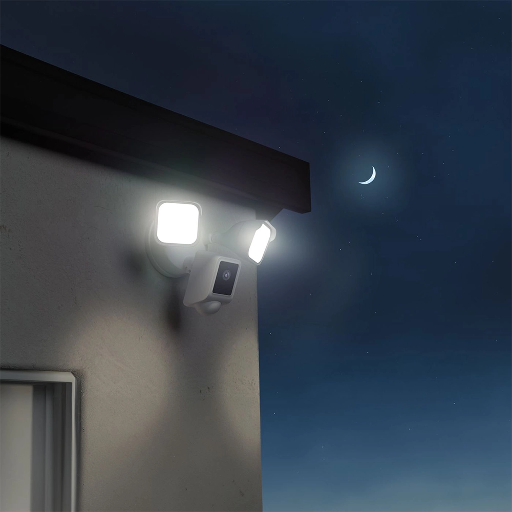 Розумна камера відеоспостереження Wyze Cam Floodlight v2 з відео 2K HD, кутом огляду 160&deg;