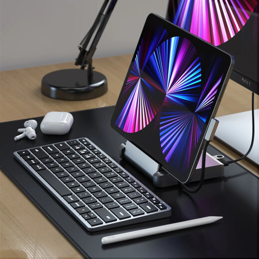 Перетворіть ваш iPad разом з хабом-підставкою Satechi Aluminum Stand & Hub Space Grey для iPad | MacBook