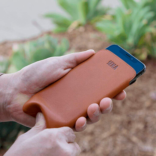 Кожаный тонкий чехол Sena UltraSlim для iPhone 12