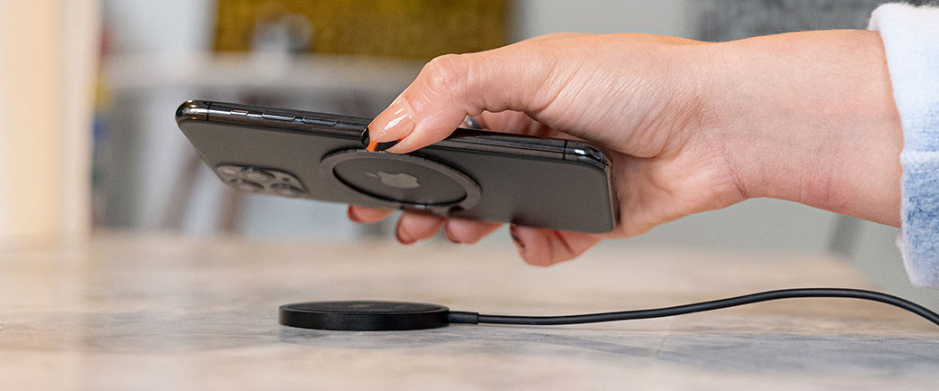 Бездротова зарядка Snap + Wireless Charger 15W MagSafe