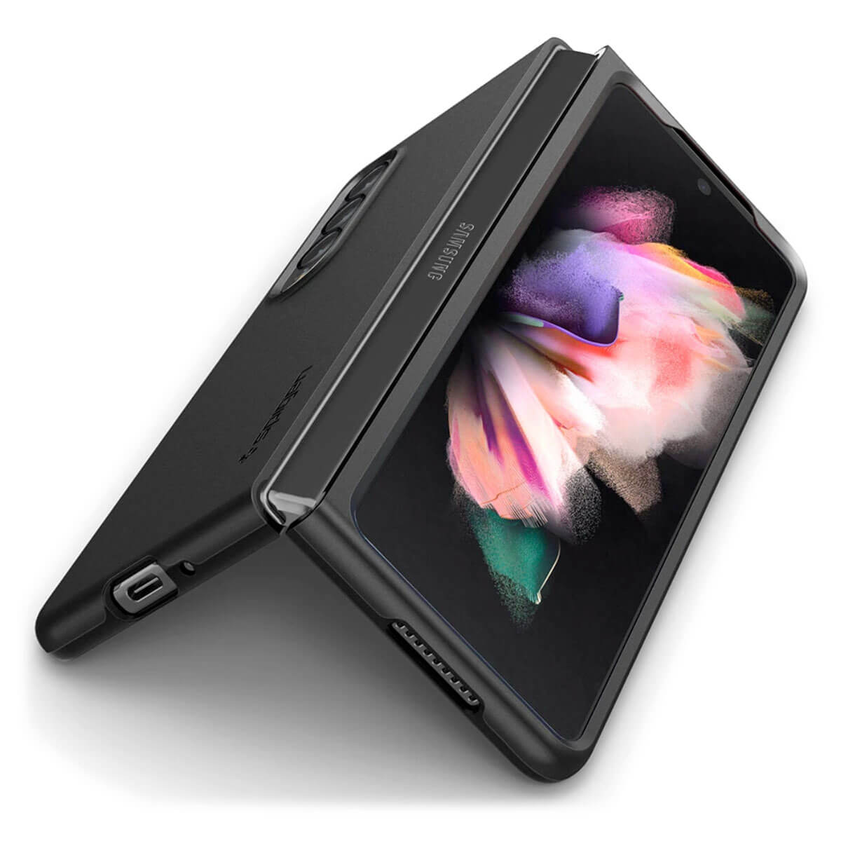 В Spigen Thin Fit для Samsung Galaxy Z Fold 3 продуманная конструкция