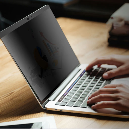 Магнитная защитная пленка антишпион SwitchEasy EasyProtector Magnetic для MacBook Pro 13" (2016 – 2022) | Air (2018 – 2020) цена