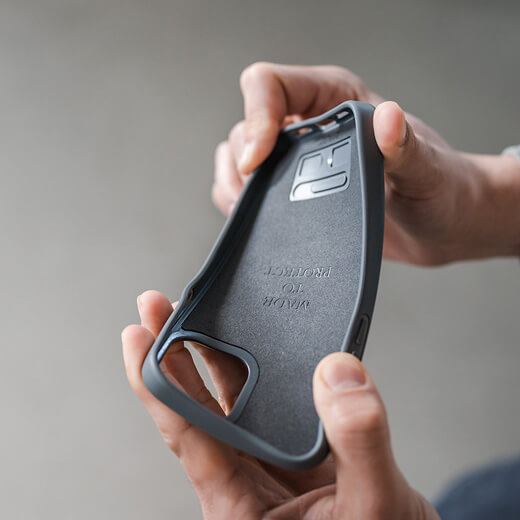 Чохол з натурального каменю Woodcessories Bumper Case Camo Grey MagSafe для iPhone 13 купити