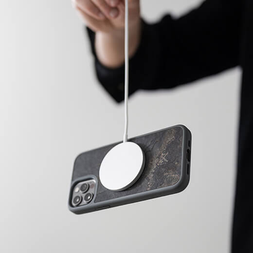 Чохол з натурального каменю Woodcessories Bumper Case Camo Grey MagSafe для iPhone 13 ціна