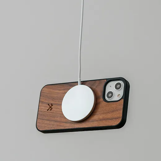 Деревянный чехол Woodcessories Bumper Case with MagSafe Walnut для iPhone 14 Pro Max